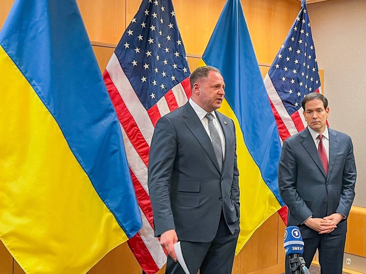 The US claims progress on Ukraine talks, the G20 wraps up and Israel targets Hezbollah