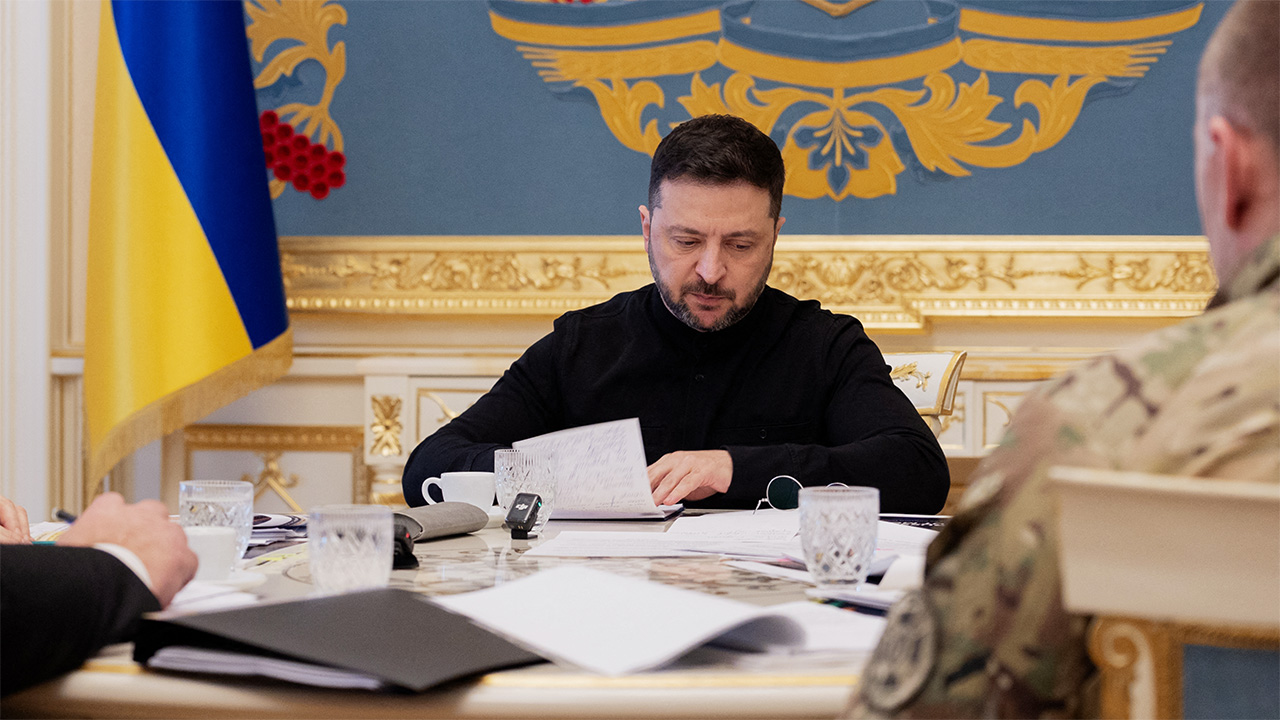 Zelensky calls for the resignation of two ministers amid a growing energy-sector corruption investigation