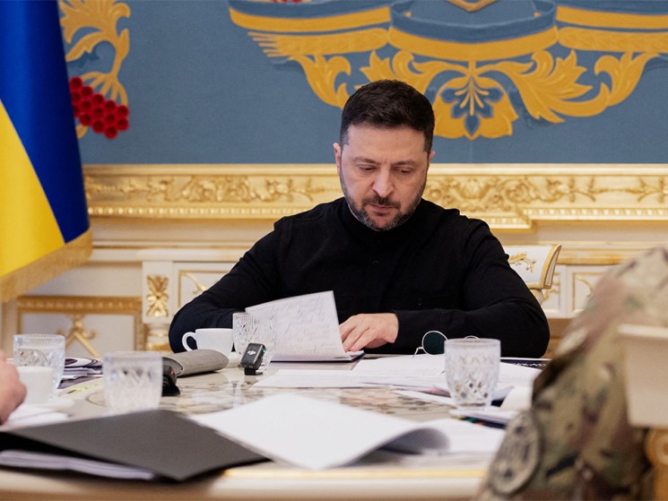 Zelensky calls for the resignation of two ministers amid a growing energy-sector corruption investigation