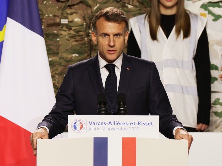 Macron unveils military service plan to counter Russian threat