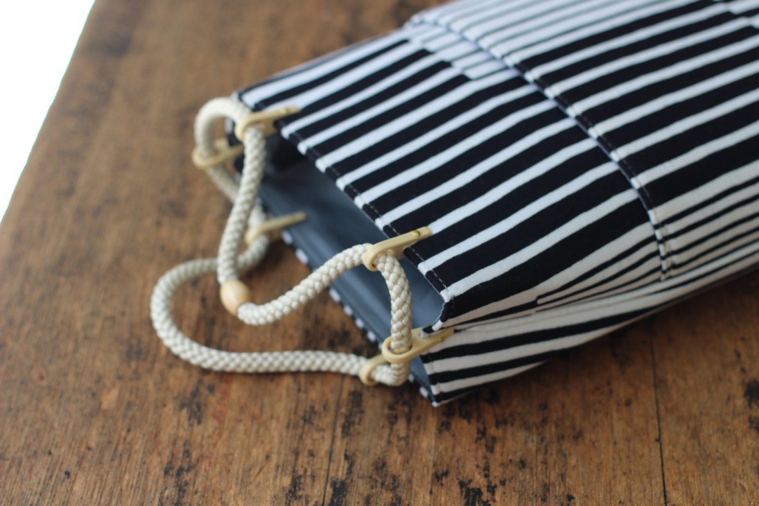 ‘Yatara-jima’ bag by Marukyu Shoten