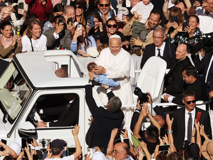 The Papal tour and Monocle’s Paris Christmas Market 