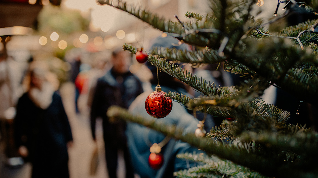 Live in Paris: Frank Gehry, Nicolas Sarkozy’s book and our Christmas Market