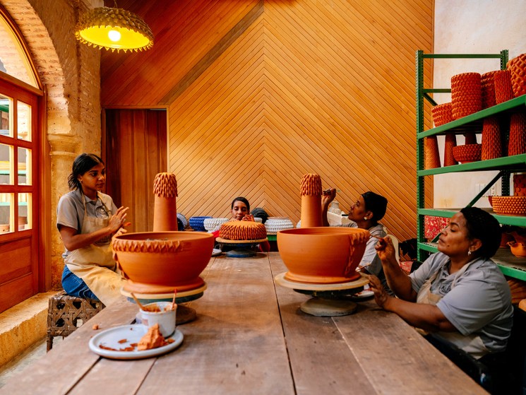 Ceramics workshop at Casa Alfarera