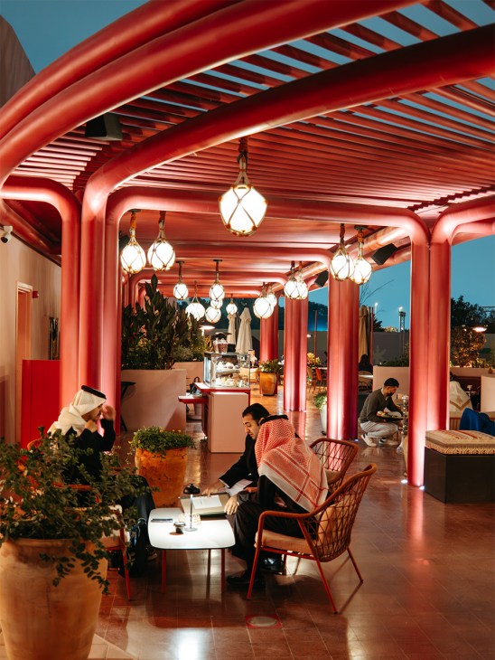 Attaché nightlight complex