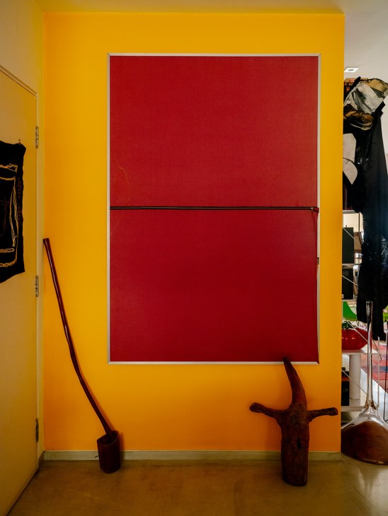 Painting by Nelson Leirner in Farias and Lis Del Bianco’s apartment