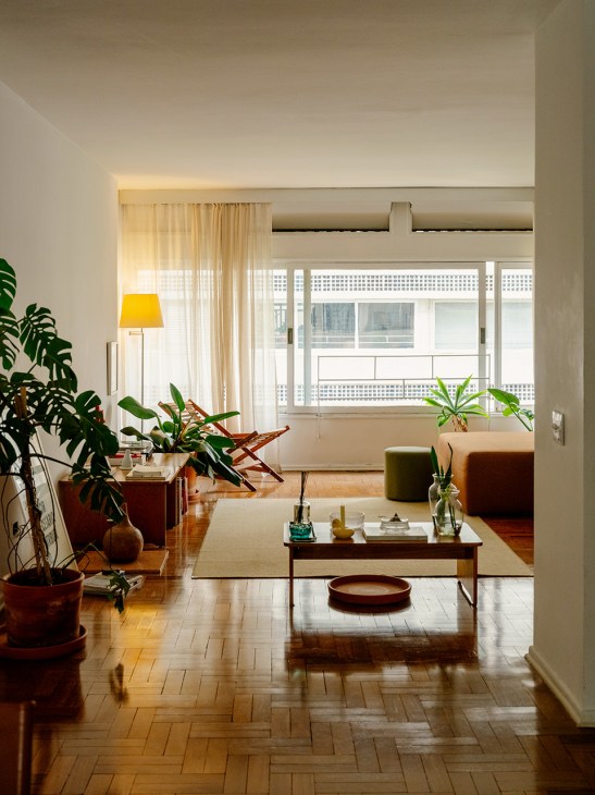 Thais Francoski's apartment in the Locarno building