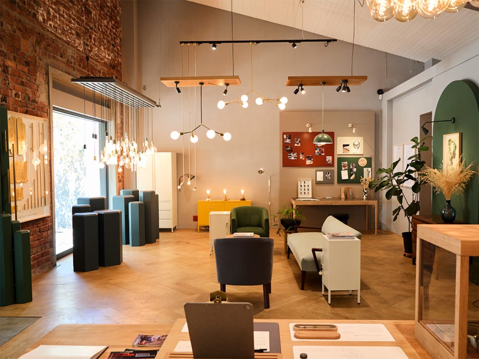 The Hoi P'loy showroom and store