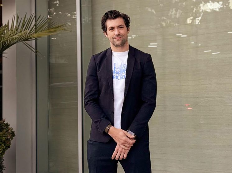 When is the right time to leave your job and start a business? 