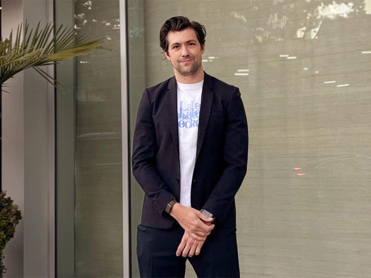 When is the right time to leave your job and start a business? 