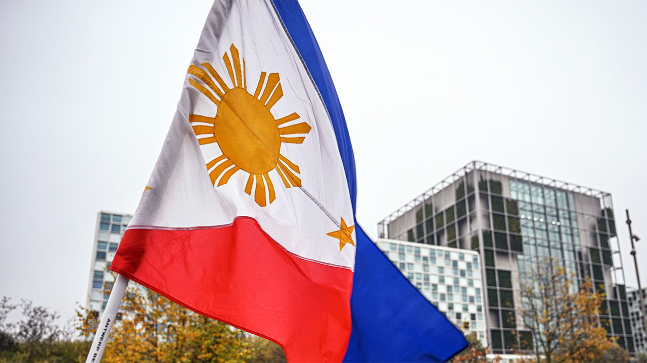 Is it worth prosecuting the powerful?