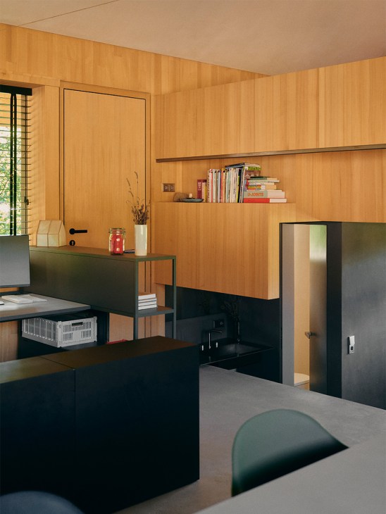 Interior view of the office space at Mönchspoint in Tengling