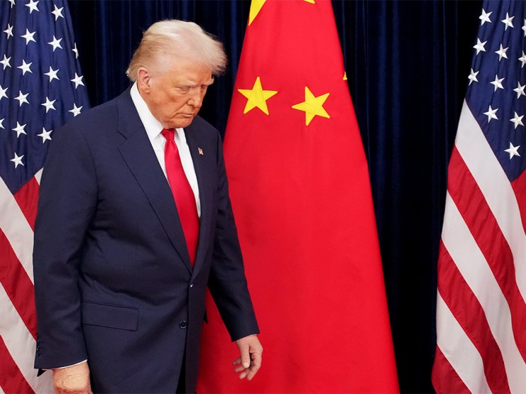 Trump delays talks with Xi as the Iran war rages on