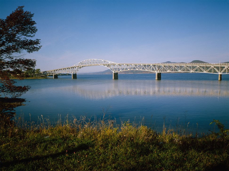 Lake Champlain Bridge