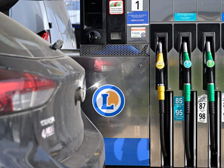 As oil prices pass $100 a barrel, the G7 holds off releasing emergency stockpiles