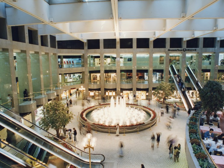 Landmark’s iconic atrium fountain