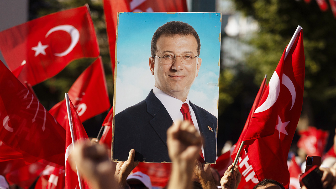 Turkey’s mass corruption trial gets under way