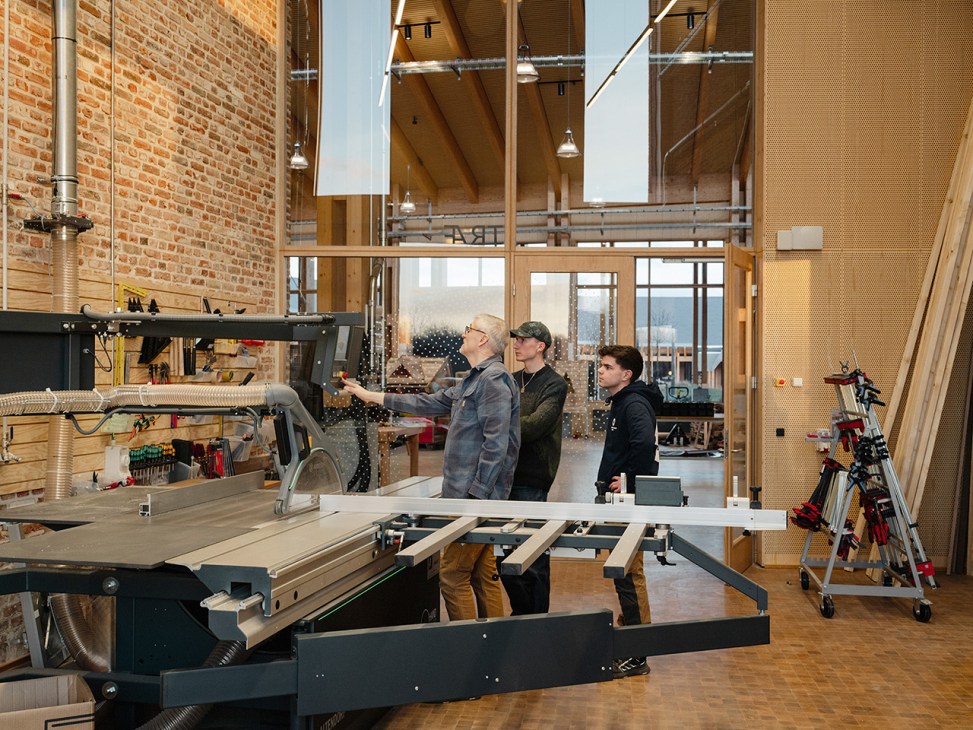 From left, teacher Jesper Skovgaard
Jespersen with Kjartan Korsgaard
and Andreas Møller Simonsen