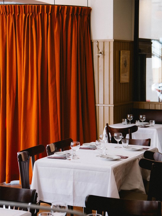 Dining area in the Hotel Die Port van Cleve