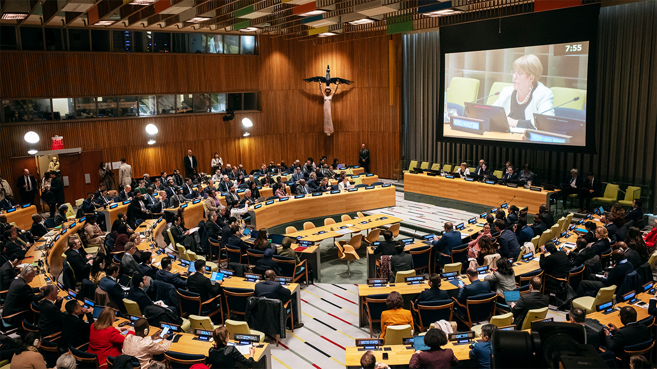 Ukraine hopes for fresh EU loan and the race for the next UN secretary general