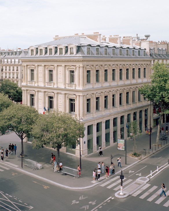 Exterior view of Interior view of the Chamber of Notaries