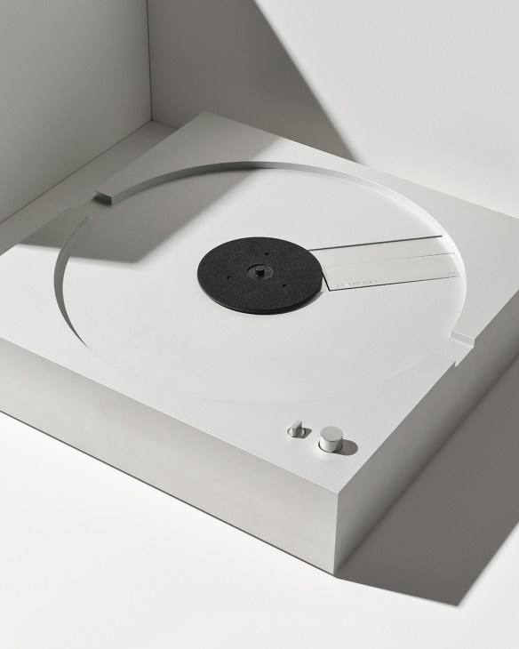 Turntable PP-1 by Waiting for Ideas
