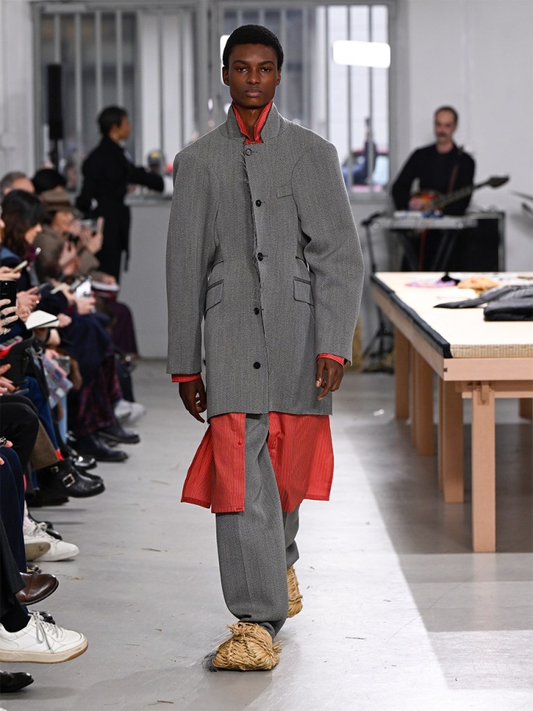 La collection FW2627 de Setchu est apparue sur le podium de la Fashion Week de Milan.