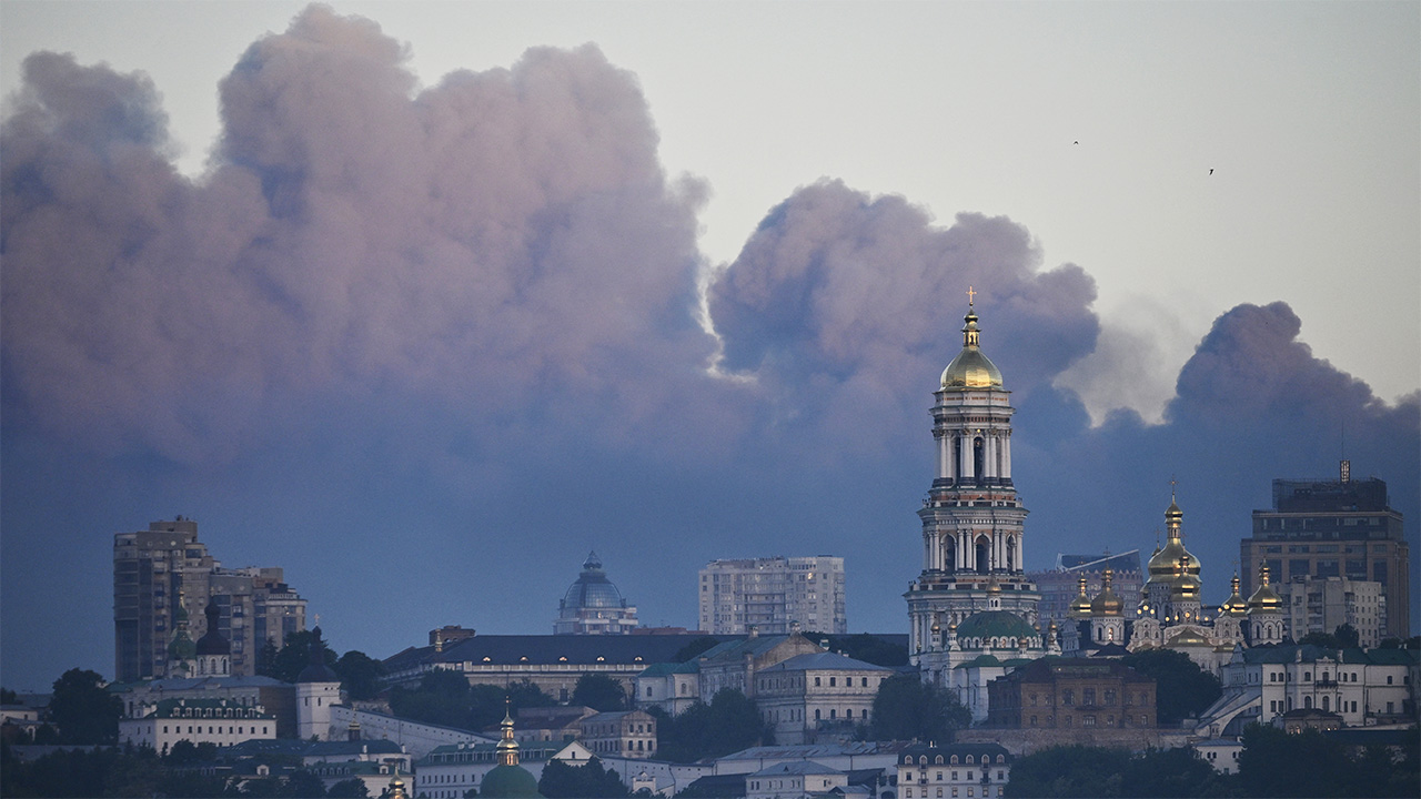 Is Russia preparing a major attack on Ukraine? Will Ukraine call their bluff?