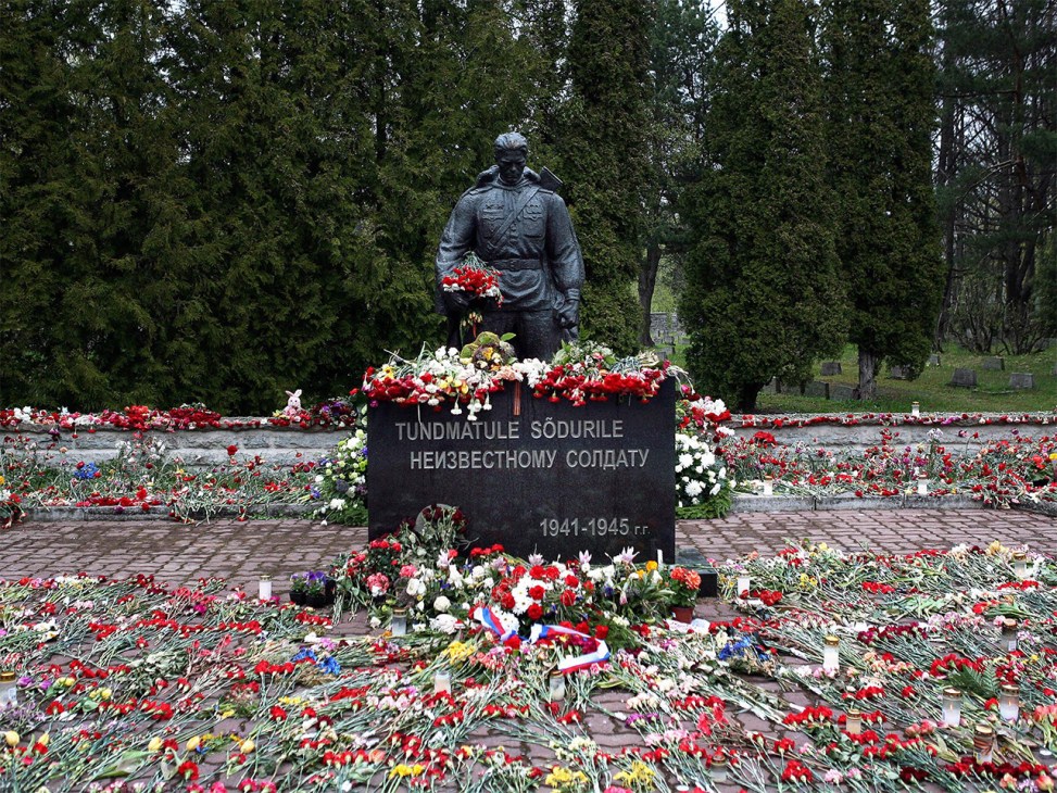 Monument to fallen Soviet soldiers 