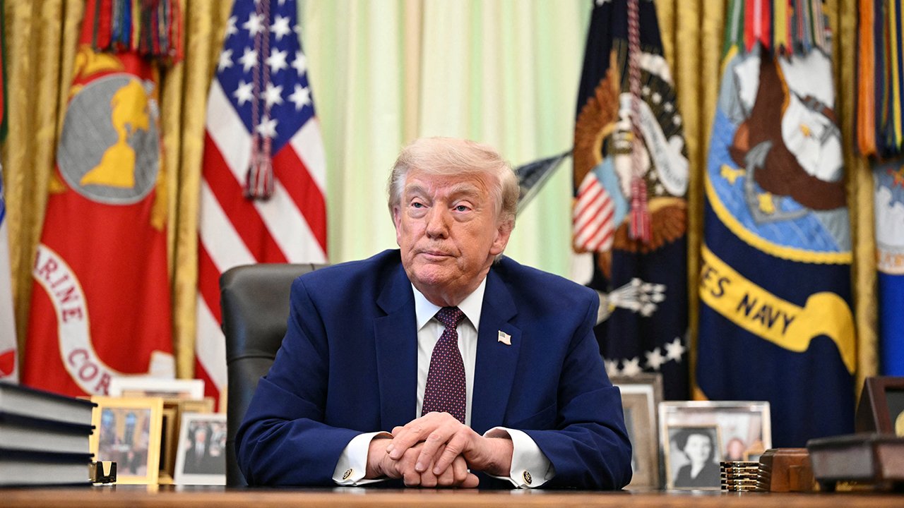 Israeli and Iranian retaliatory strikes as Trump administration looks on
