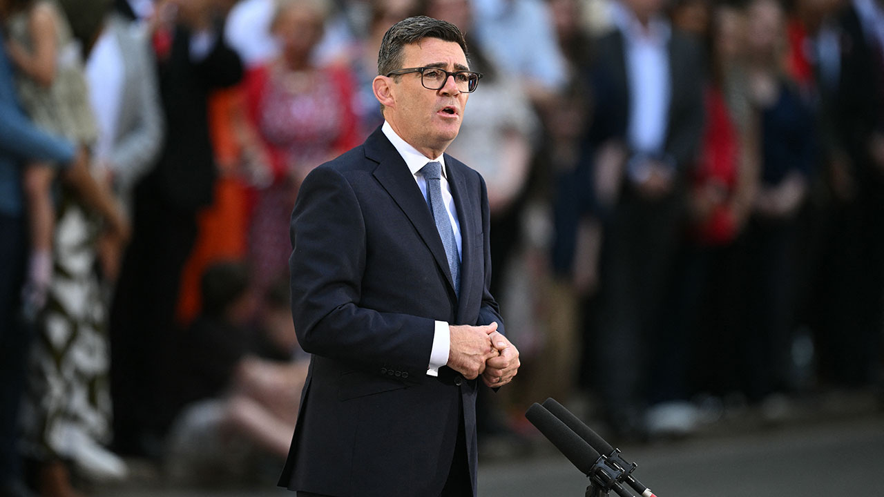 Andy Burnham takes charge in the UK – but does changing leaders midterm ever work?