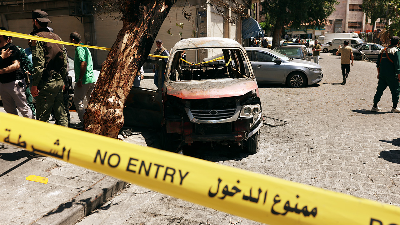 Damascus rocked by explosions during Macron’s visit to Syria: what comes next?