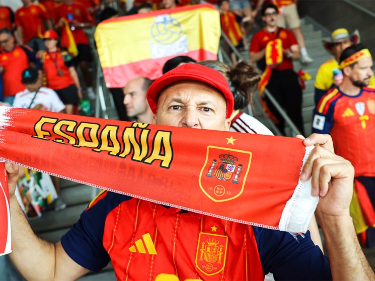 World Cup final: The mood in Argentina and Spain, plus half-time show preview