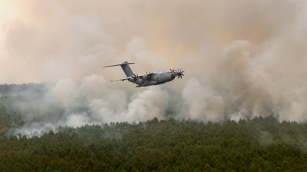 Refuelling in southern France: Firefighters make progress but bigger challenges remain