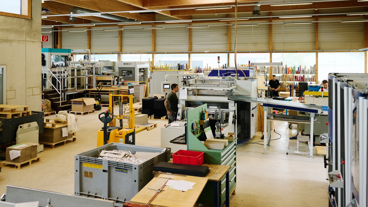 As premium labels return to print, Swiss manufacturer Sonderegger leaves quite the impression