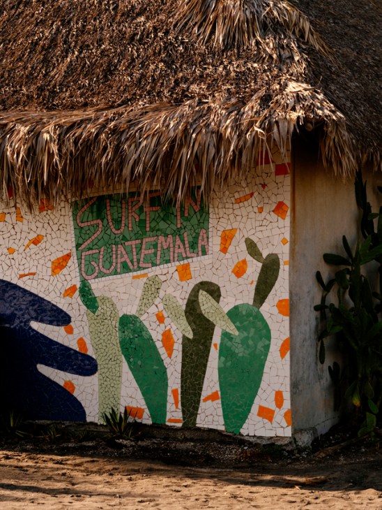 El Paredón surf culture