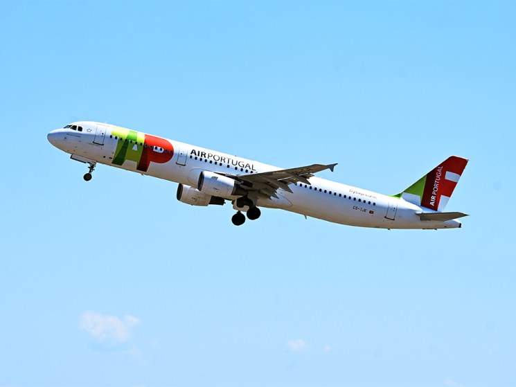 Lufthansa wins the battle to buy a stake in Tap Air Portugal