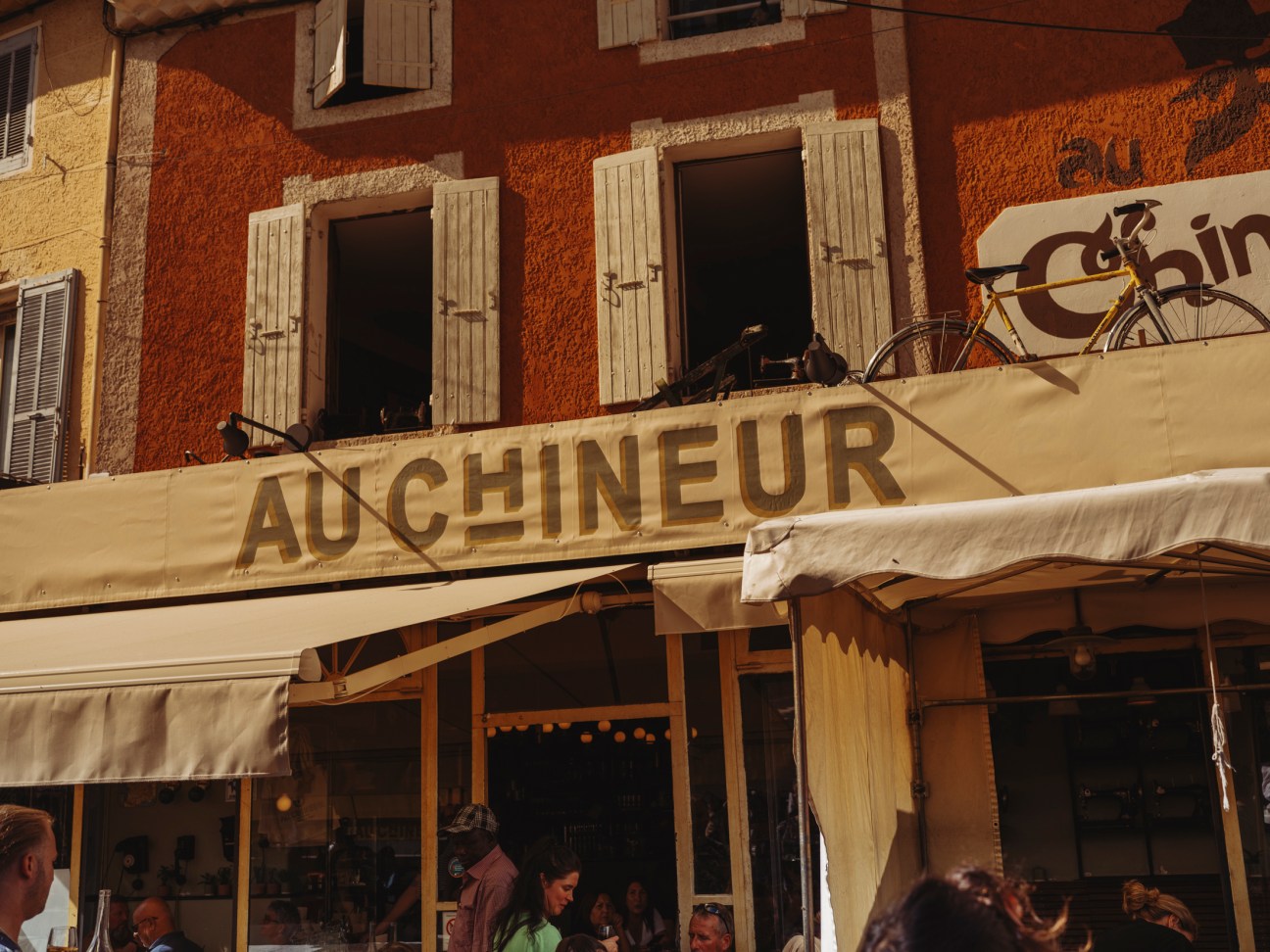 Au Chineur restaurant in L'Isle-sur-la-Sorgue
