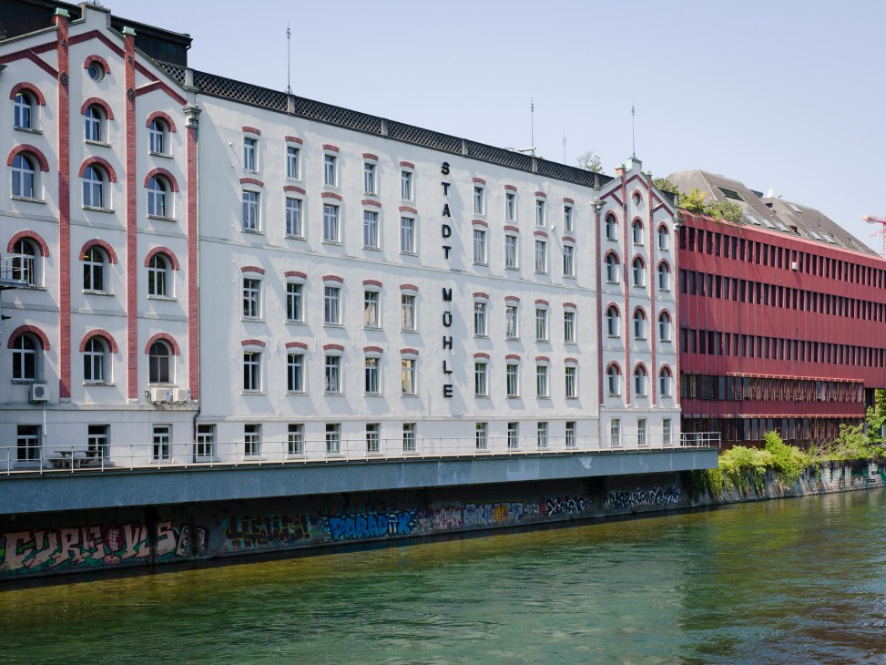 Urban planning transforming car lanes into cycle lanes in Munich