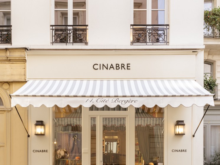Tour accessories label Cinabre’s Paris guest apartments