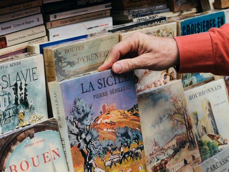 dscf8804paris-seine-booksellers.jpg