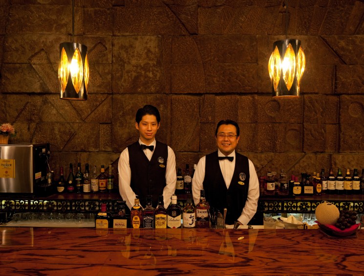 Expo 90: Movers and cocktail shakers