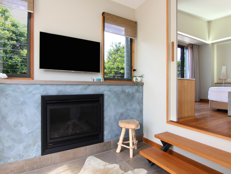Stay in style, Australia