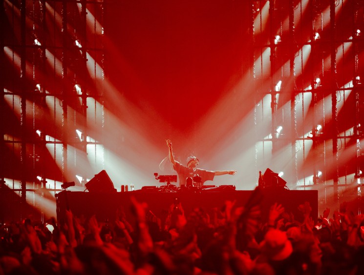 Agenda: The death of in-flight entertainment, roadtrips on paper and the cultural industrial revolution.