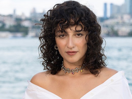 Istanbul musician Melike Sahin’s literary lyrics and stage presence have helped create a modern diva