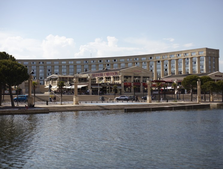 A brasserie on the river Lez