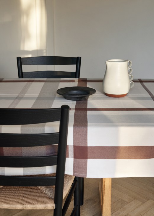 klintchair_oakblacklacq_c18.jpg