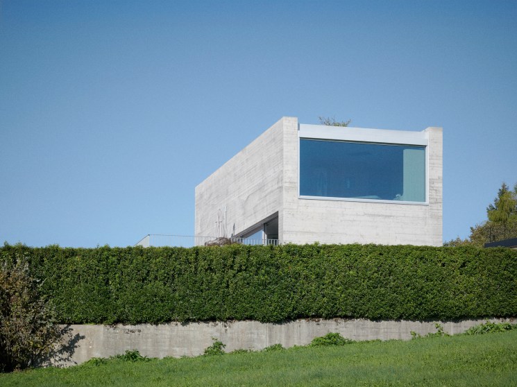 Architect Yuichi Kodai brings glimmers of Japan to a Swiss lakeside home