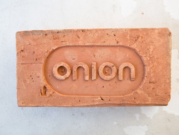 Making an entrance: Onion