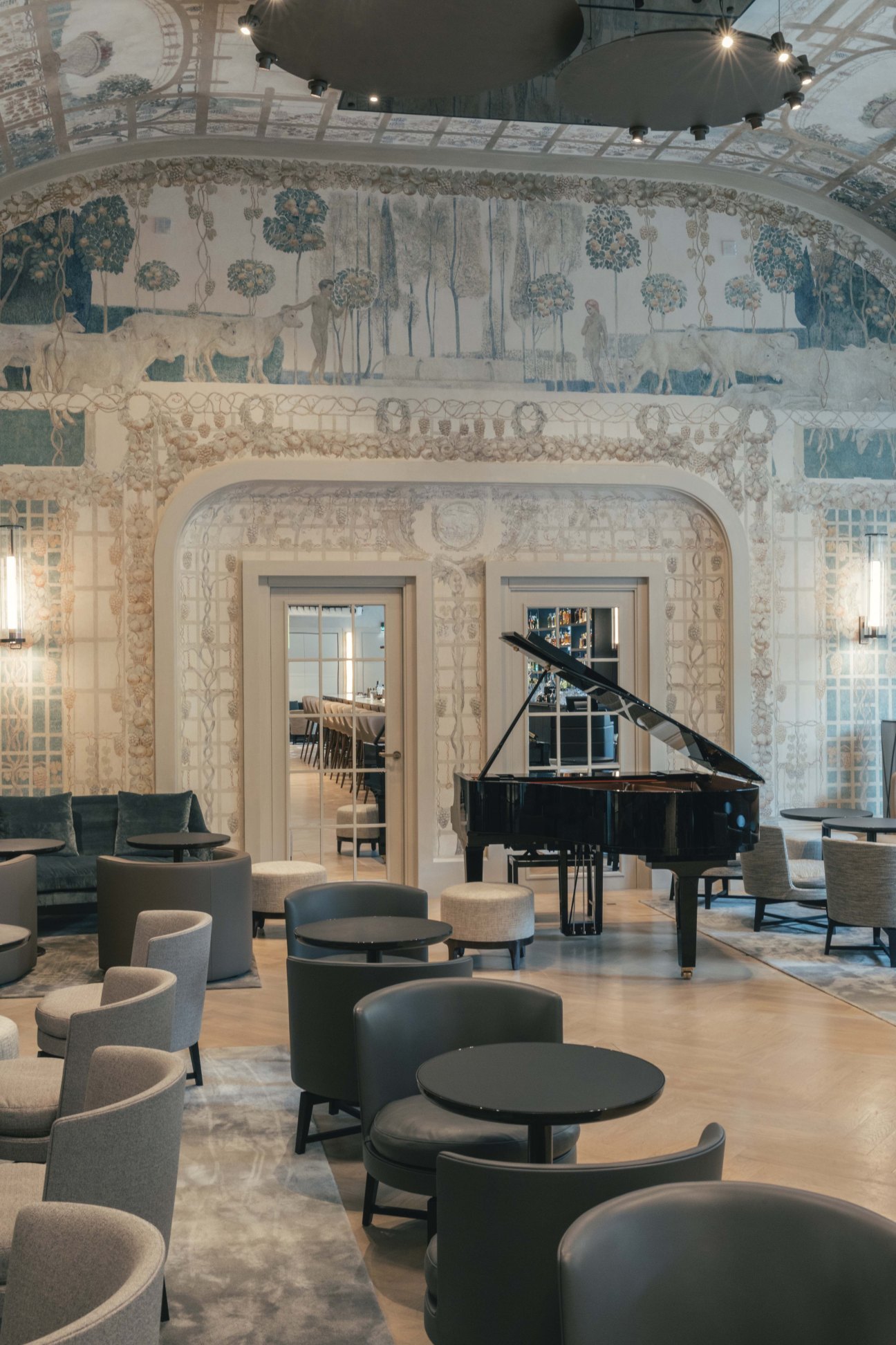 Elegant interior of Bar Joséphine at Hôtel Lutetia featuring art deco design elements and sophisticated lighting